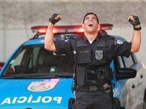 PM faz sucesso na internet com louvores entoados em batalhão do Rio