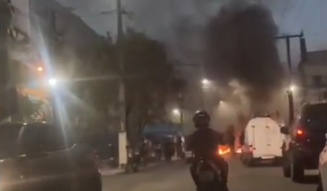 Moradores fecham via no bairro do Bom Parto em protesto contra falta d'água