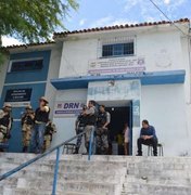 Homem é preso suspeito de agredir mulher em Delmiro Gouveia 