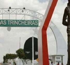 Mesmo contra a Lei, alunos assistem aulas com celulares em cidade do Sertão