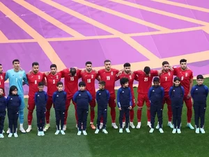 Jogadores do Irã optam por não cantar hino nacional na Copa do Mundo