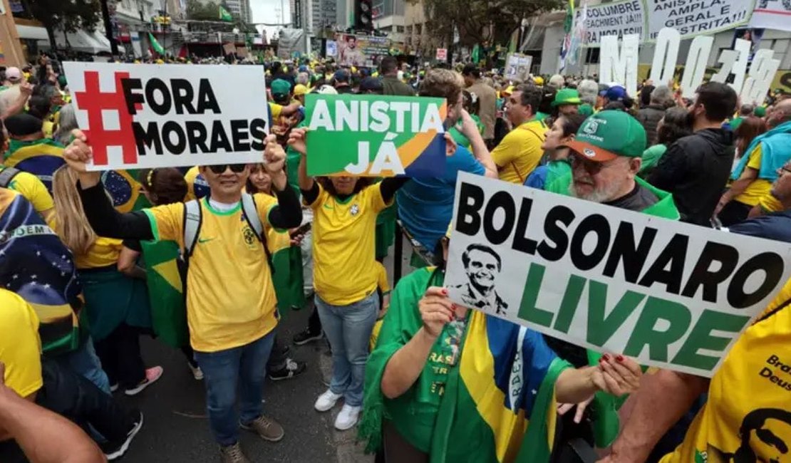 Deputados se preparam para votar urgência da anistia contra a vontade de parte da população