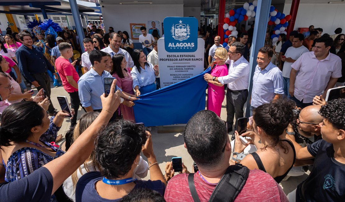Governo de Alagoas autoriza construção de 300 unidades habitacionais e entrega escola no Pilar