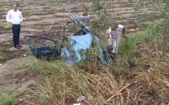 Parte da frente do veículo uno envolvido em acidente com van de passageiros linha Penedo/Arapiraca (12/12/2018)