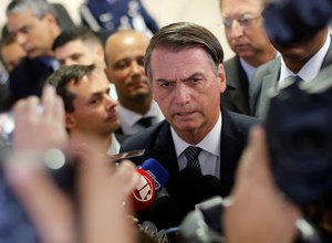 Vazamento de diálogos põe Brasília em alerta