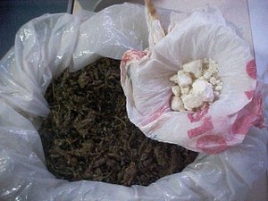 Menor é apreendido com maconha e crack