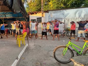 Homem é flagrado com facão enquanto bebia em bar no Centro de Piaçabuçu