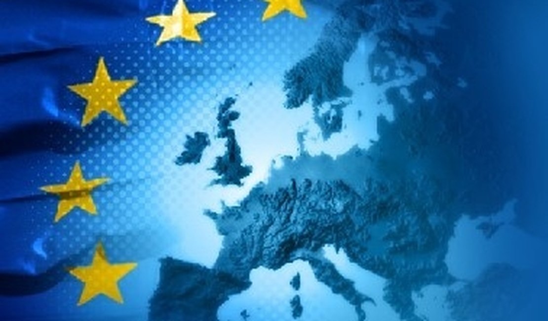 Cerca de 250 mil pessoas em Varsóvia criticam governo e defendem presença na UE