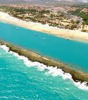 Homem tem infarto e morre afogado na Praia do Francês