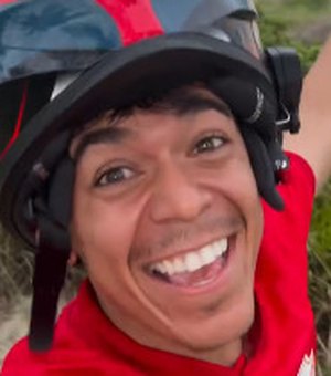 Torcedor do Vila Nova percorre mais de 2 mil km de moto para jogo em Maceió