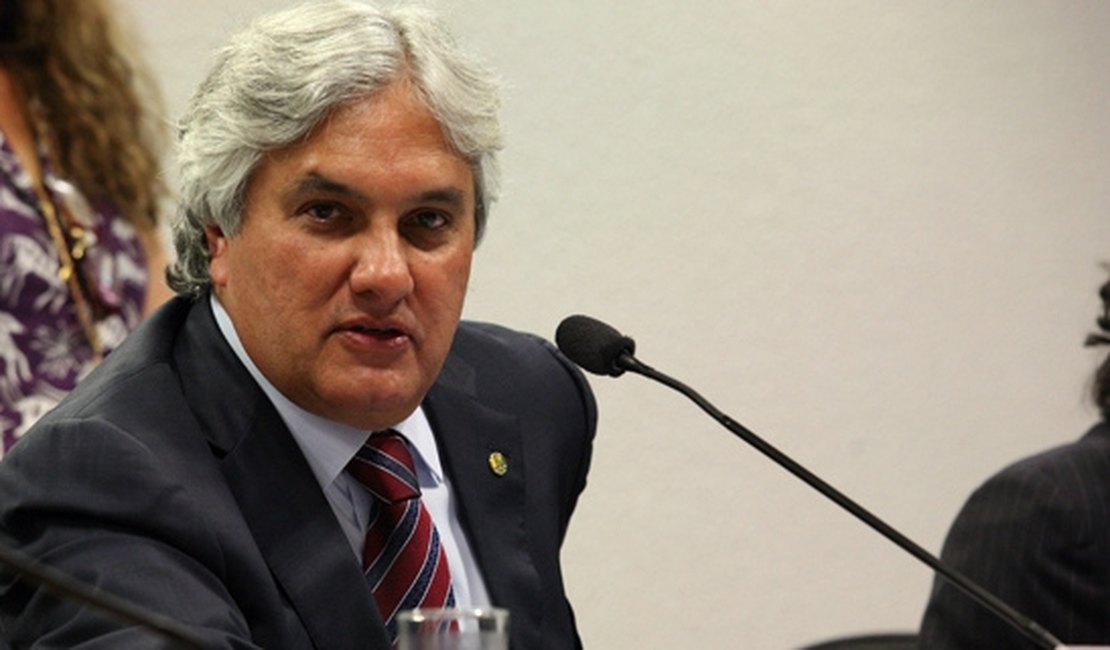 Senador do PT é preso por atrapalhar Lava Jato