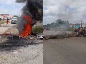 [Vídeo] Moradores bloqueiam trecho da AL-115, em Campo Grande, após uma semana sem energia