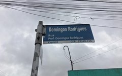 [Vídeo] Moradores denunciam esgoto a céu aberto que já dura mais de 3 anos no bairro Capitã, em Arapiraca