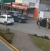 [Vídeo] Quatro pessoas são presas na saída de agência bancária em São Miguel dos Campos