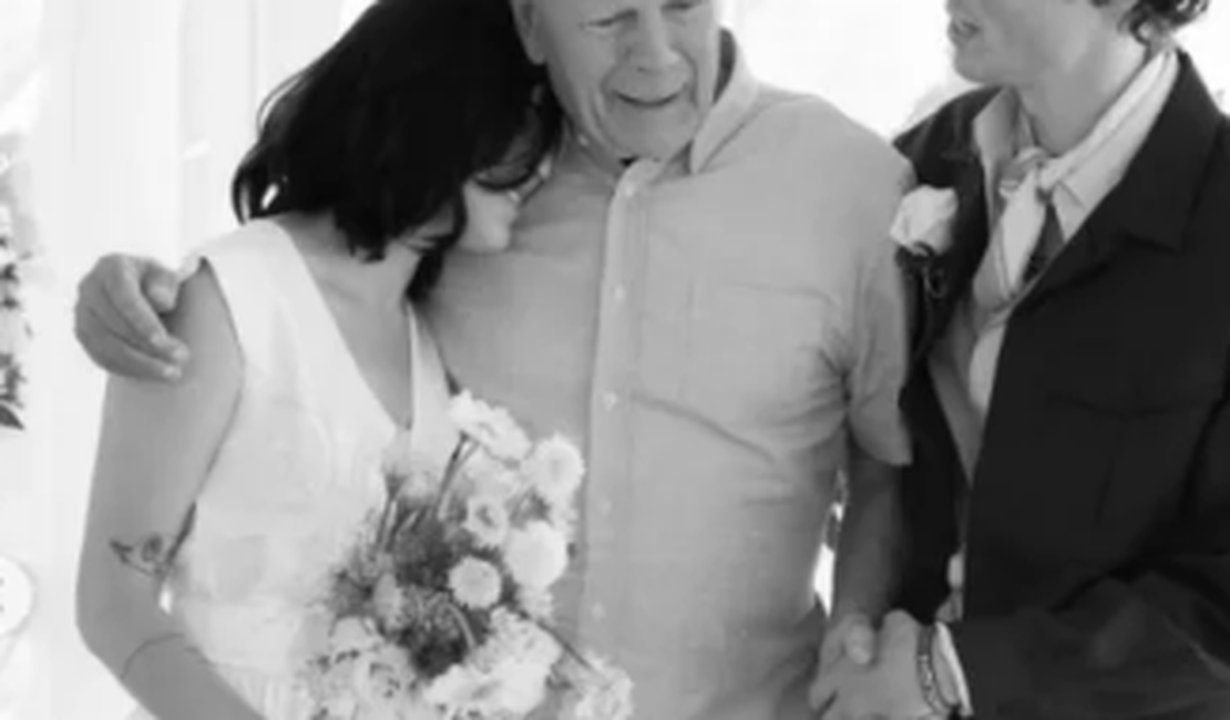 Filha de Bruce Willis adianta casamento para que pai possa participar