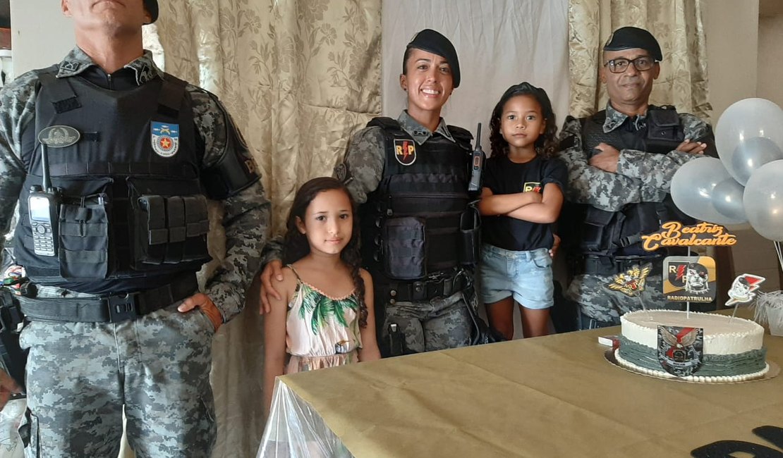 Menina de 7 anos ganha festa com presença de militares