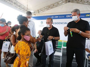 Ministros entregam 600 residências populares na cidade do Pilar