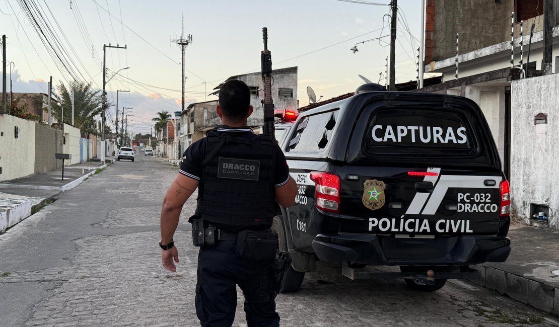 Polícia Civil prende homem condenado a 31 anos por estuprar enteada de 9 anos em Maceió