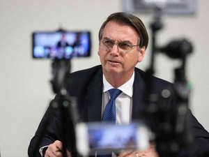 Bolsonaro aprova lei que suspende pagamento do Fies na pandemia