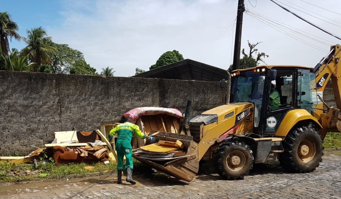 Prefeitura de Maceió realiza força-tarefa na limpeza de locais afetados pelas chuvas