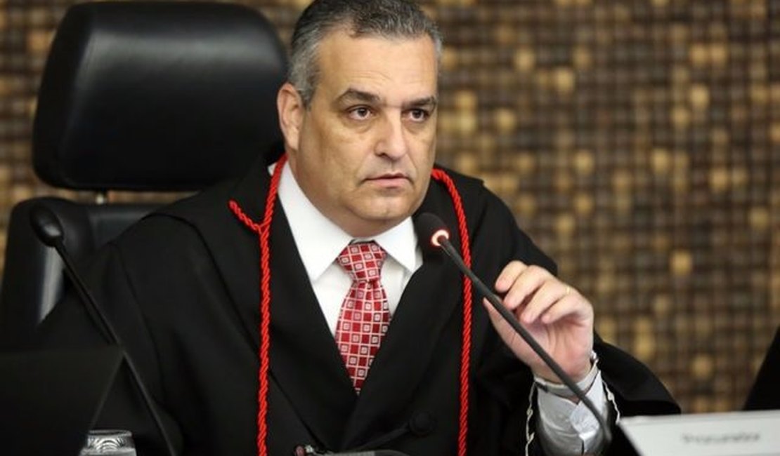 Alfredo Gaspar comenta sobre possível candidatura à Prefeitura de Maceió