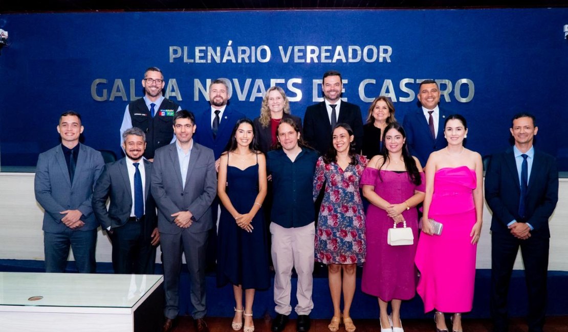 Câmara dá posse a mais nove servidores aprovados no concurso público de 2024