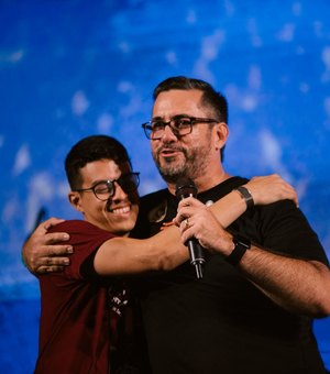 Leonardo Dias cumpre promessa e aprova Vem pra Cristo como patrimônio imaterial de Maceió