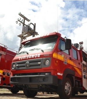 Incêndio atinge hamburgueria em Delmiro Gouveia; bombeiros são acionados