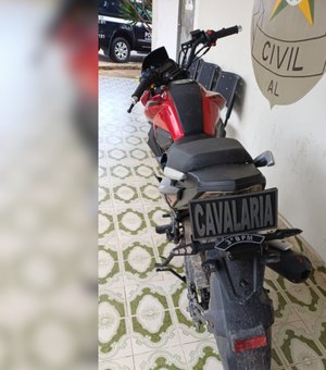 Motocicleta roubada é encontrada com fios cortados e peças quebradas em Arapiraca