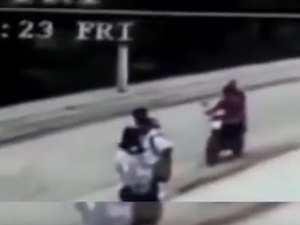 Câmera de segurança flagra estudantes sendo assaltados em Rio Largo