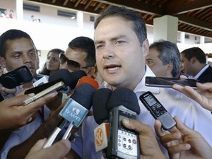 [Vídeo] Renan Filho convoca novos professores para a Universidade Estadual de Alagoas 