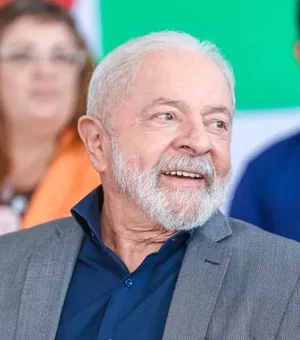 Lula recebe novos generais no Planalto em busca de aproximação com militares