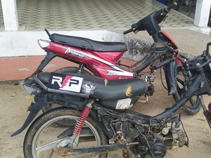 Polícia apreende motos com queixa de roubo e motor adulterado