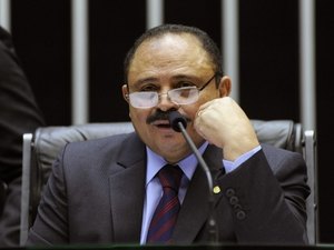 Maranhão cede a pressões e antecipa para 17h30 sessão para eleição na Câmara