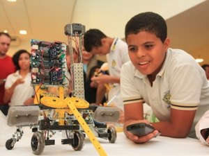 Projeto Robótica leva inovação ao ensino de ciências exatas