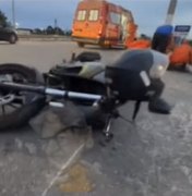 Motociclista fica ferido após colisão com ônibus escolar em Arapiraca