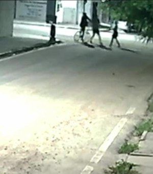 [Vídeo] Mulher é assaltada no bairro Eldorado, em  Delmiro Gouveia