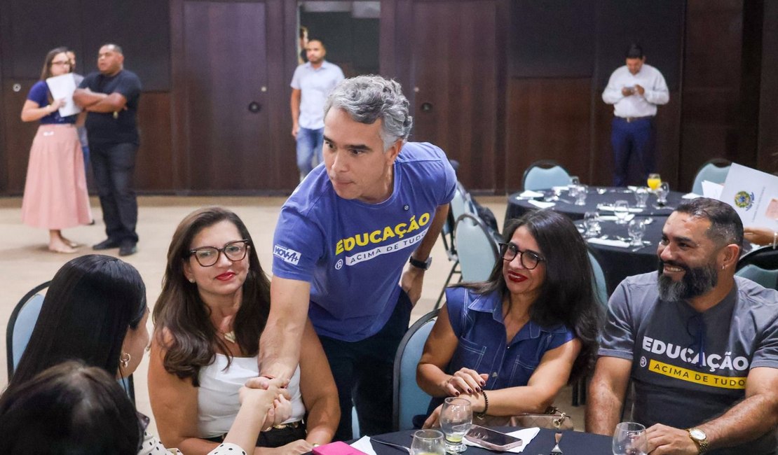 Rafael Brito celebra sanção da isenção do Imposto de Renda e destaca ganhos para professores de AL