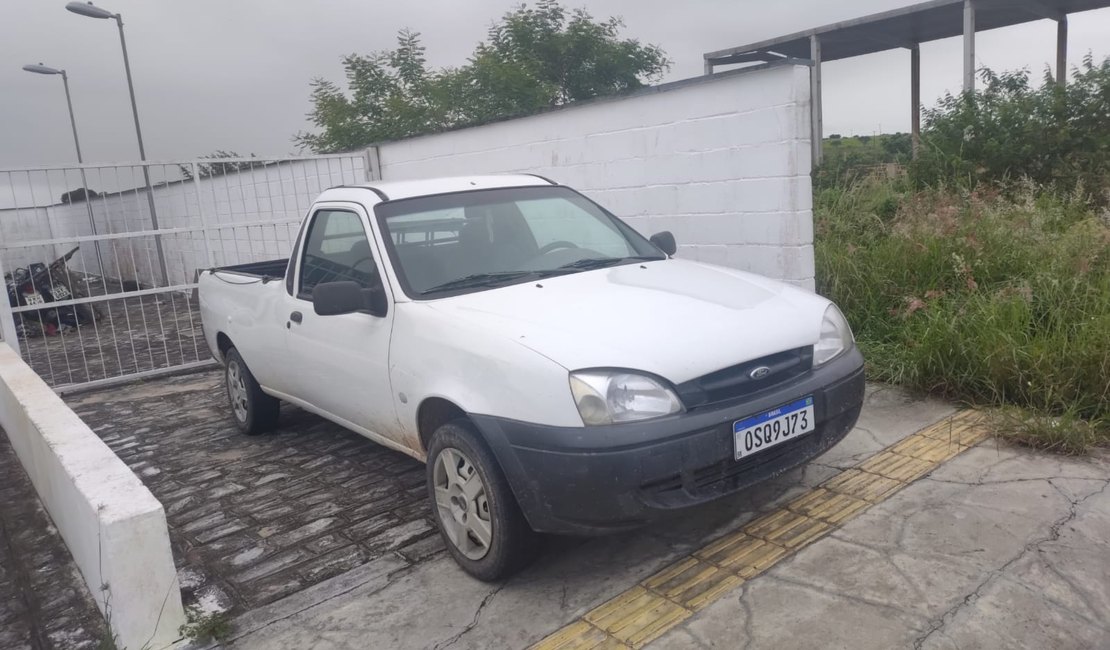 Homem é preso após ser flagrado dirigindo embriagado