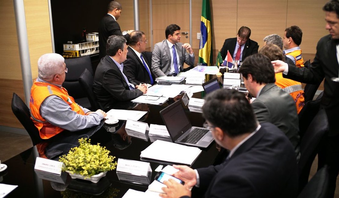 Em Brasília, Rui garante aluguel social para moradores do Pinheiro e adjacências