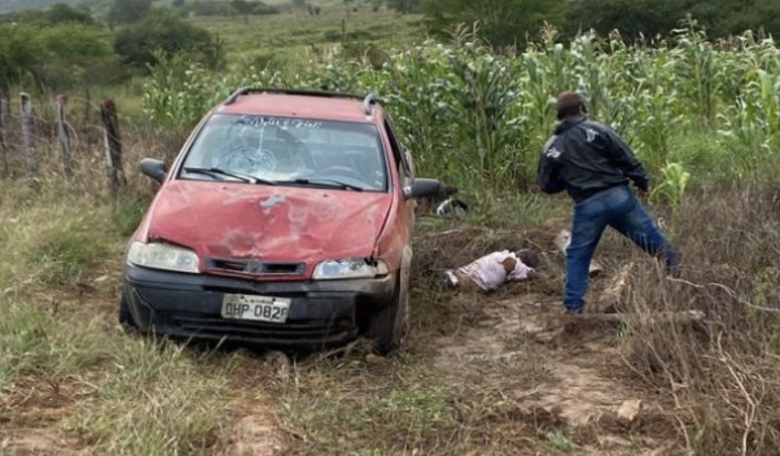 Idoso morre após ser arremessado durante colisão e atropelado no Sertão de Alagoas