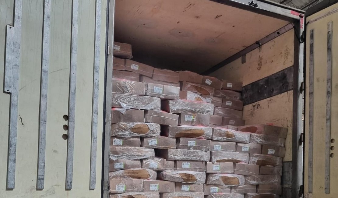 Cerca de 33 toneladas de alimentos irregulares são flagrados pela Sefaz em Maceió