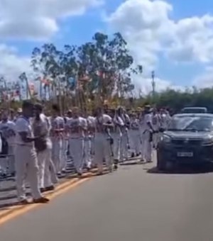 Capoeristas realizam marcha em homenagem às vítimas de tragédia em União dos Palmares