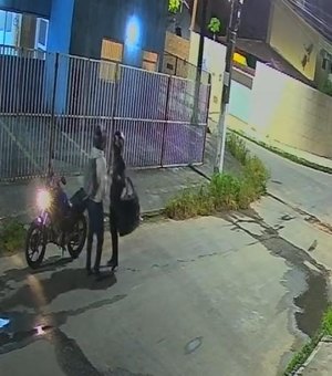 Motociclista tem moto roubada após realizar entrega no Antares, em Maceió