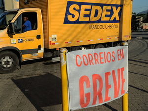 Privatizar os Correios é leiloar uma parte da cidadania dos mais pobres