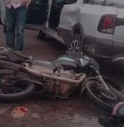 Motociclista fica ferido em colisão envolvendo moto e picape na AL-110, em Arapiraca