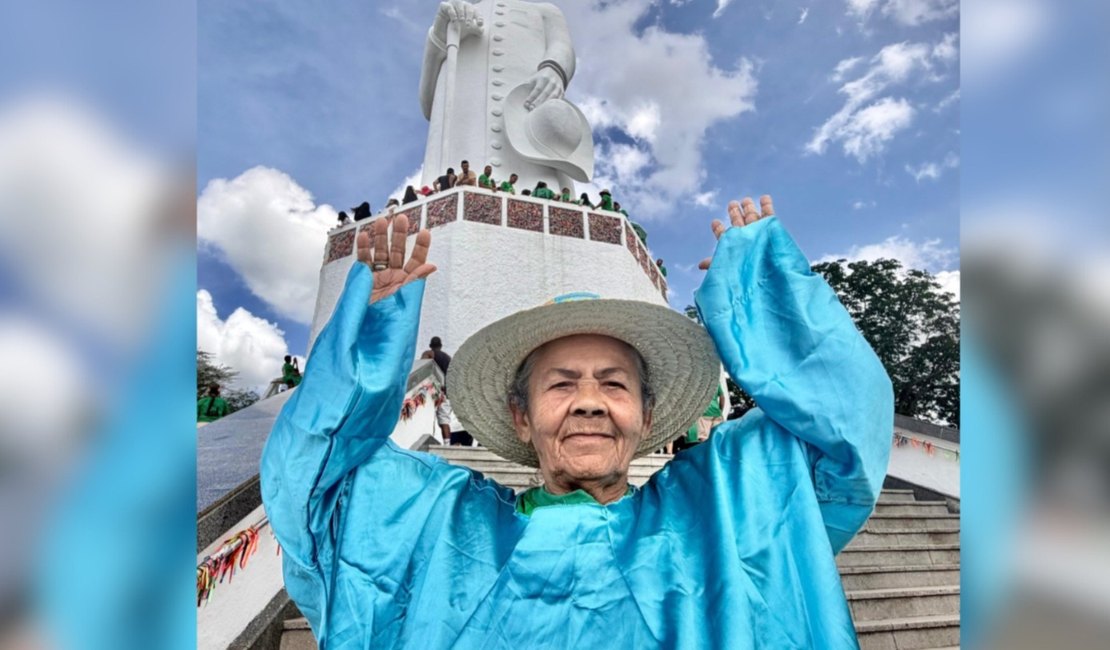 Aos 84 anos, idosa visita Juazeiro pela 1ª vez e agradece a Marcelo Melo pela romaria