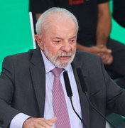 Lula diz que quem ganha R$ 8 mil 'não é miserável, mas é quase pobre'