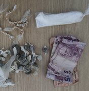 Jovem e adolescente caem de moto e são detidos com drogas no município de Maragogi