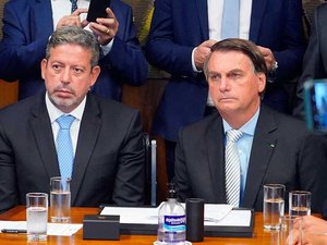 Em reunião em Brasília, Arthur Lira aconselha Flávio Bolsonaro a “descer do salto”